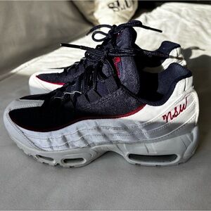 Nike Air Max 95 “NSW” 
Women’s size 6.5
